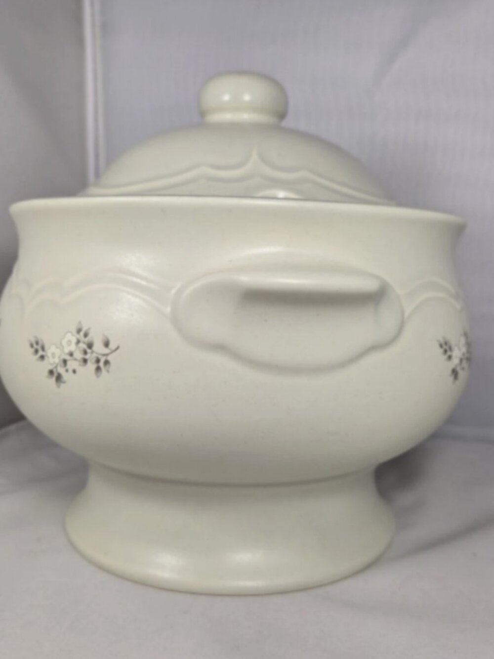 Vintage Pfaltzgraff USA Heirloom Soup Tureen 160 3.5 Qt Stoneware Floral w/ Lid - Picture 6 of 11